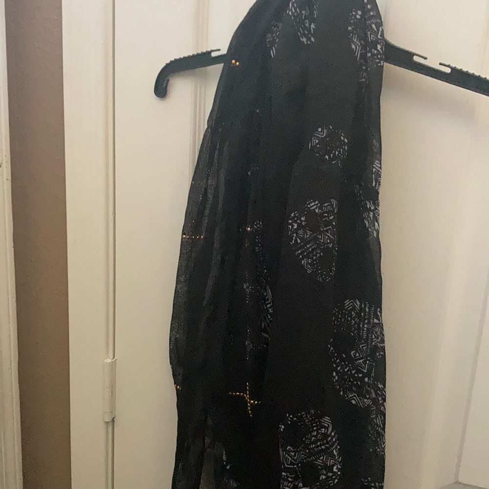 FINAL MARKDOWN Decorative infinity scarf